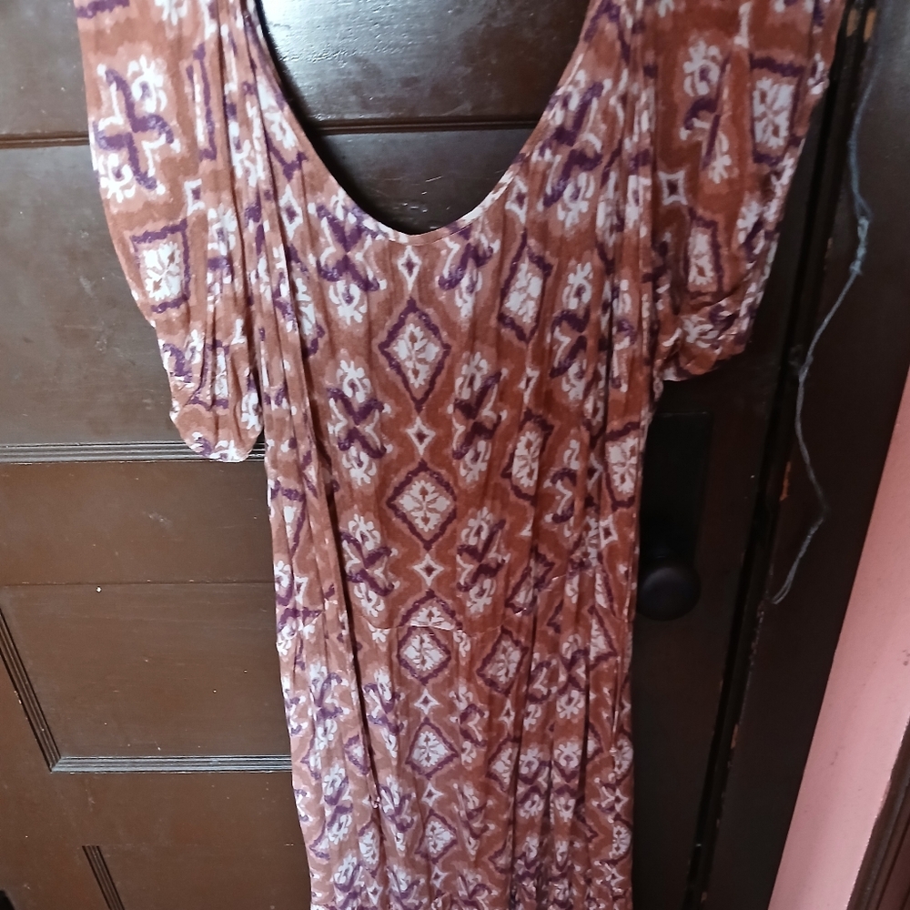 Knox Rose Brown and White Maxi Dress - Picture 4 of 12
